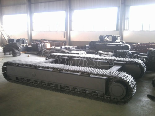 煤礦破碎機(jī)用的移動(dòng)式履帶底盤MRKA