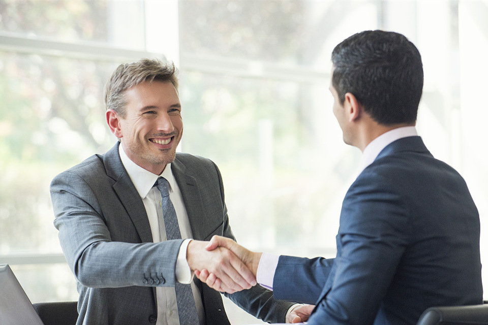 如果發(fā)現(xiàn)報(bào)價(jià)出錯(cuò)，該如何挽回客戶？